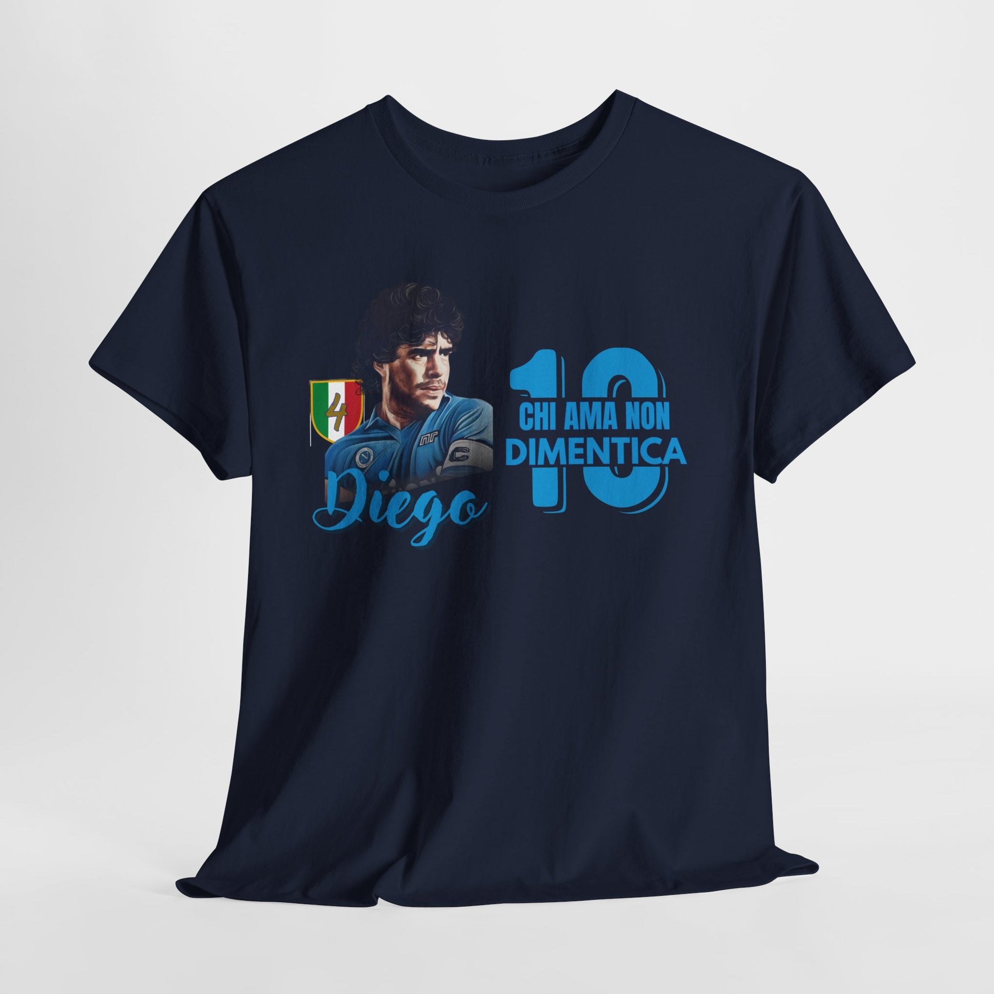 Maglietta Maradona “Chi Ama Non Dimentica” – Omaggio al D10S del Calcio