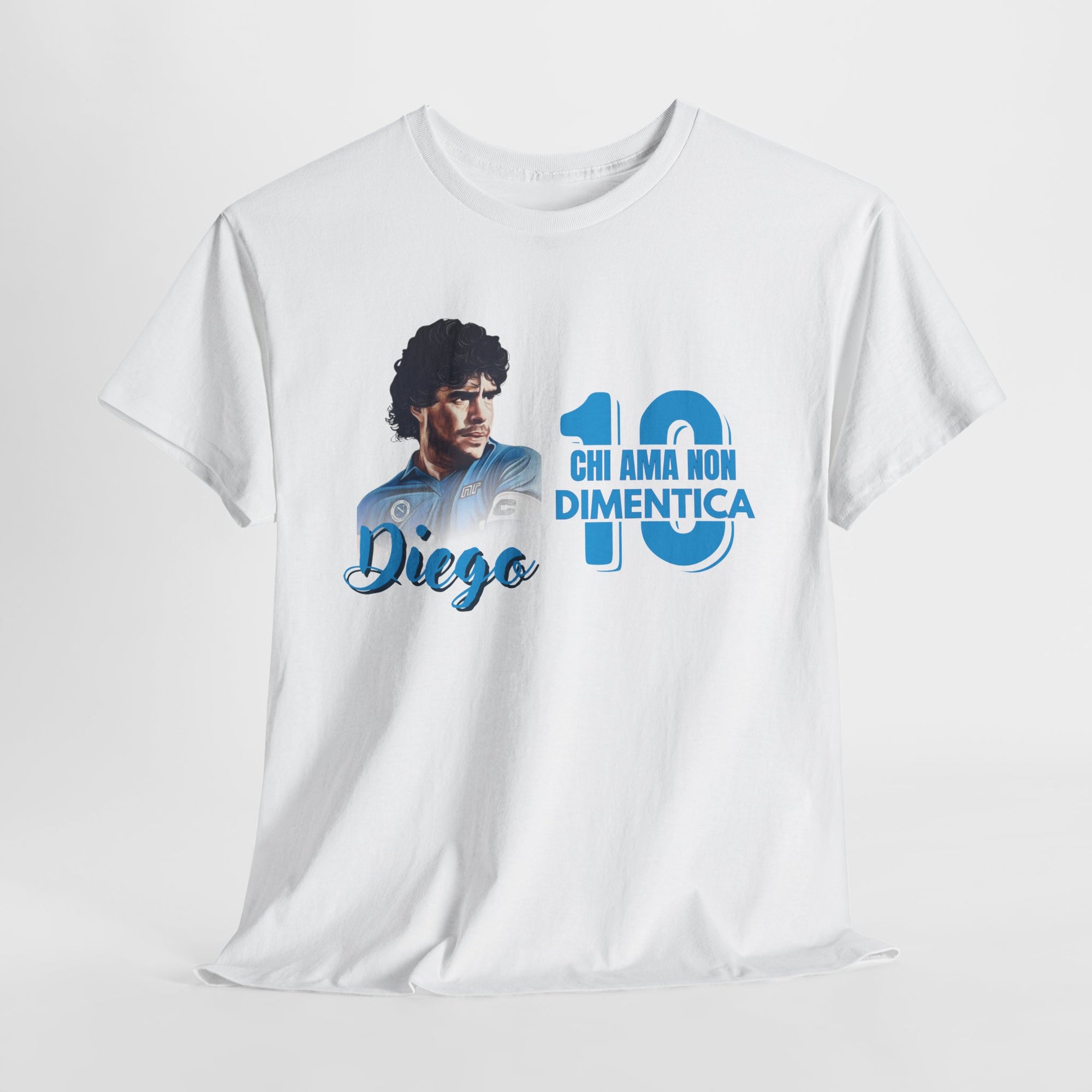 Maglietta Maradona “Chi Ama Non Dimentica” – Omaggio al D10S del Calcio