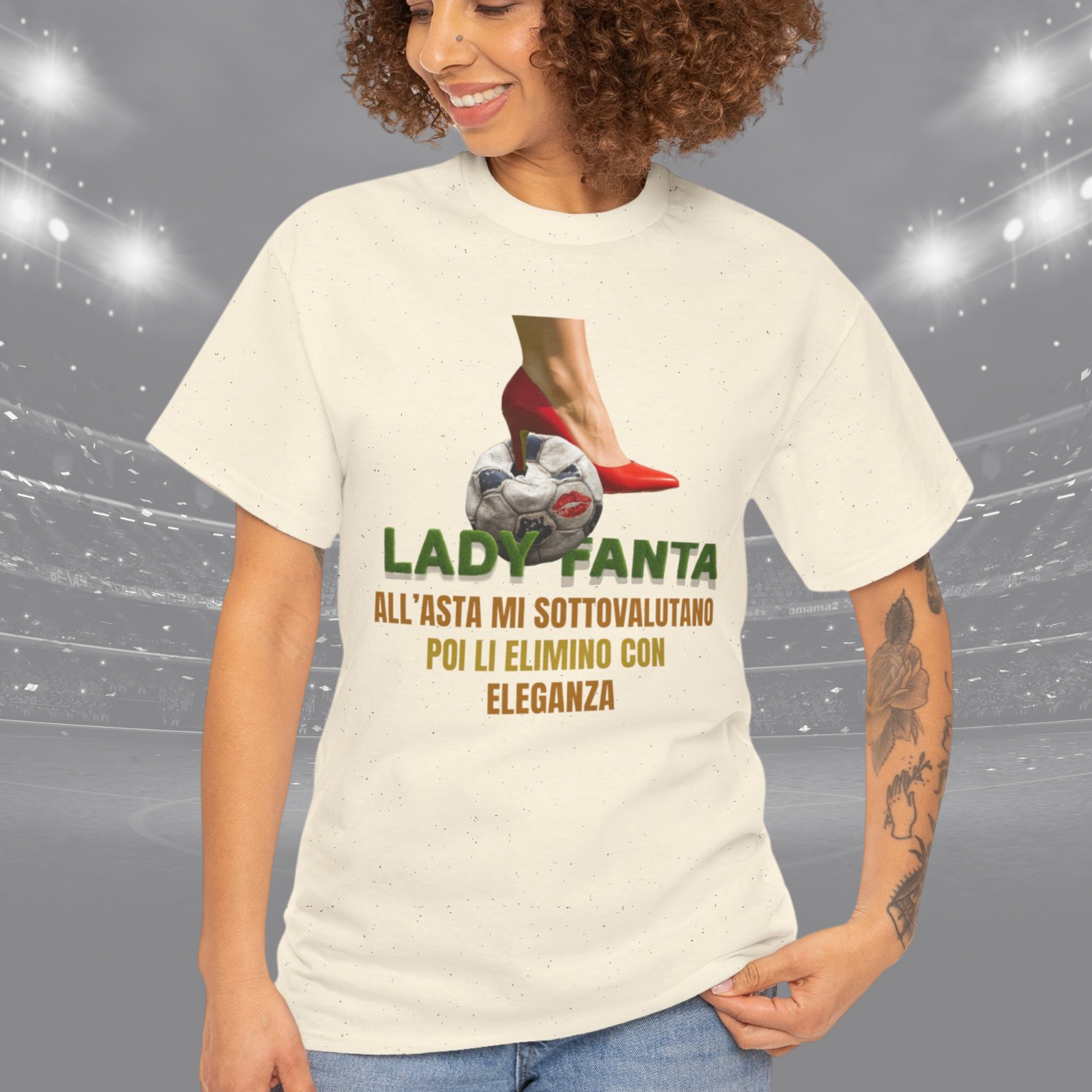 Maglietta Fantacalcio “Lady Fanta – Mi sottovalutano, poi li elimino con eleganza” – Per Fantallenatrici con Classe